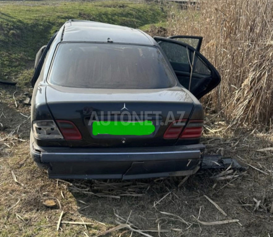 Mercedes E 220 2000