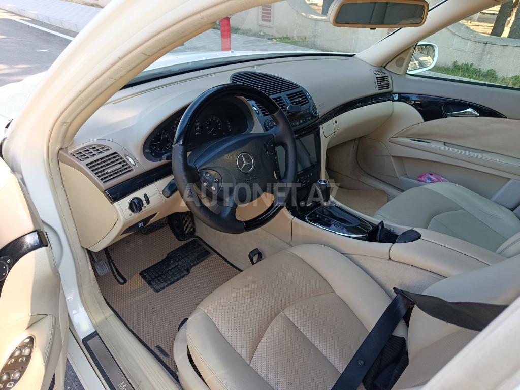 Mercedes E 240 2002