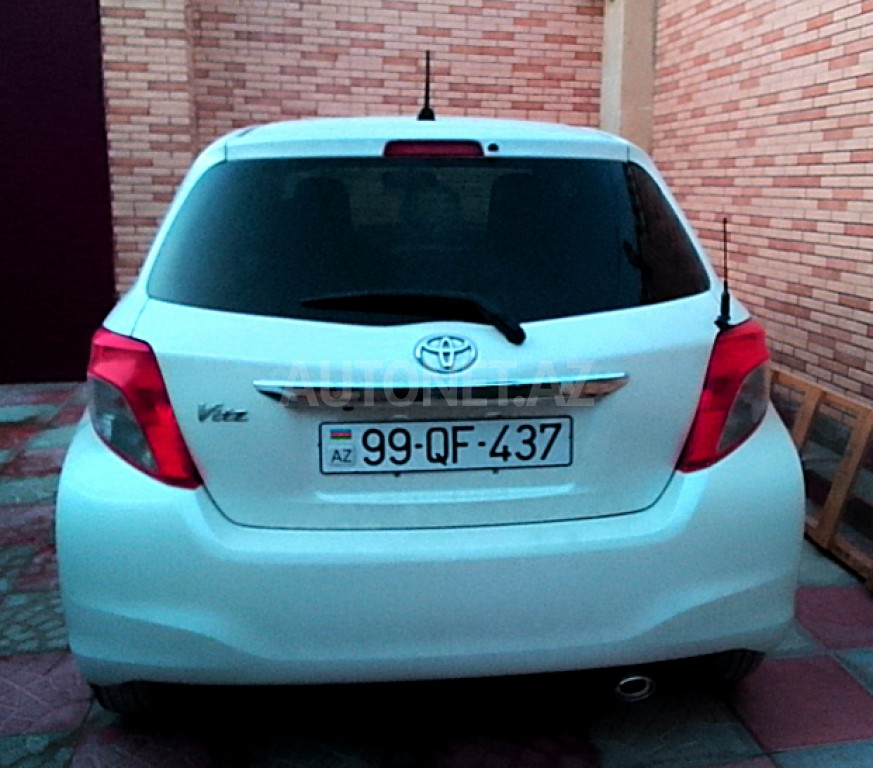 Toyota Vitz 2015