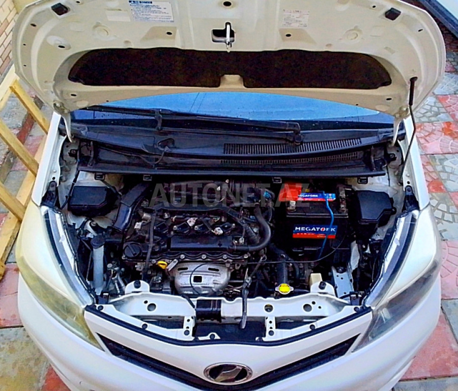 Toyota Vitz 2015