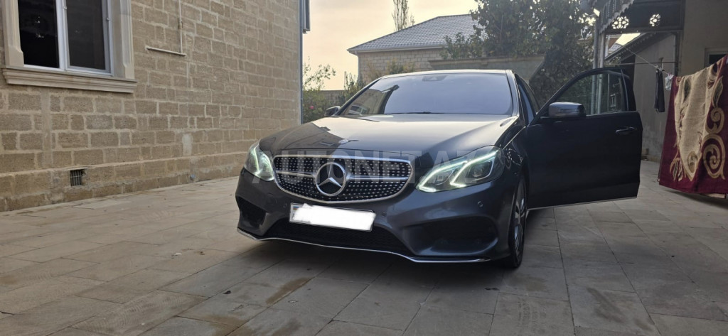Mercedes E 220 2015