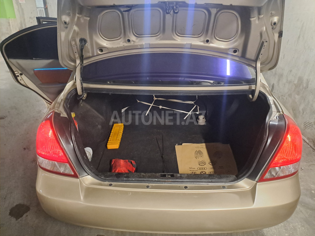 Hyundai Elantra 2003