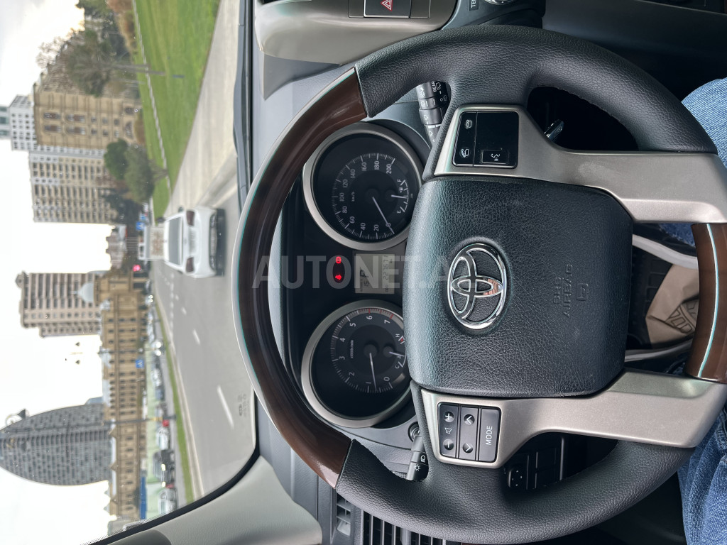 Toyota Land Cruiser Prado 2012