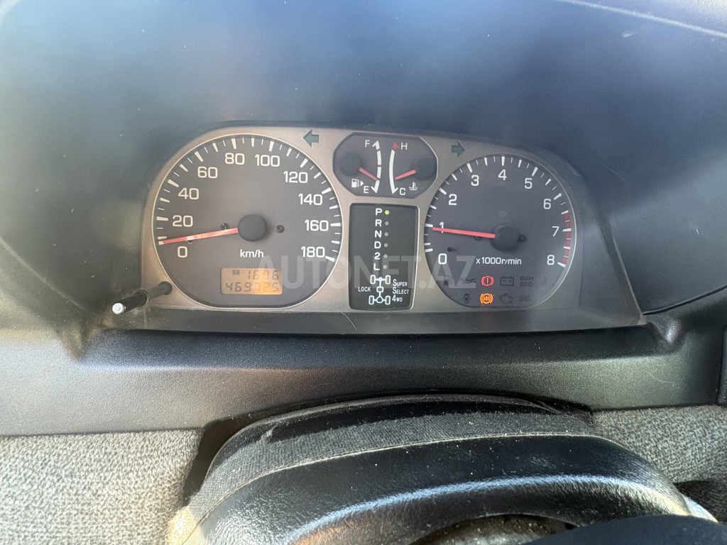 Mitsubishi Pajero io 1998