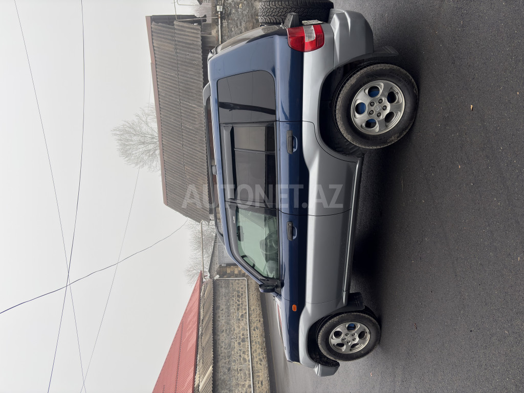 Mitsubishi Pajero io 1998