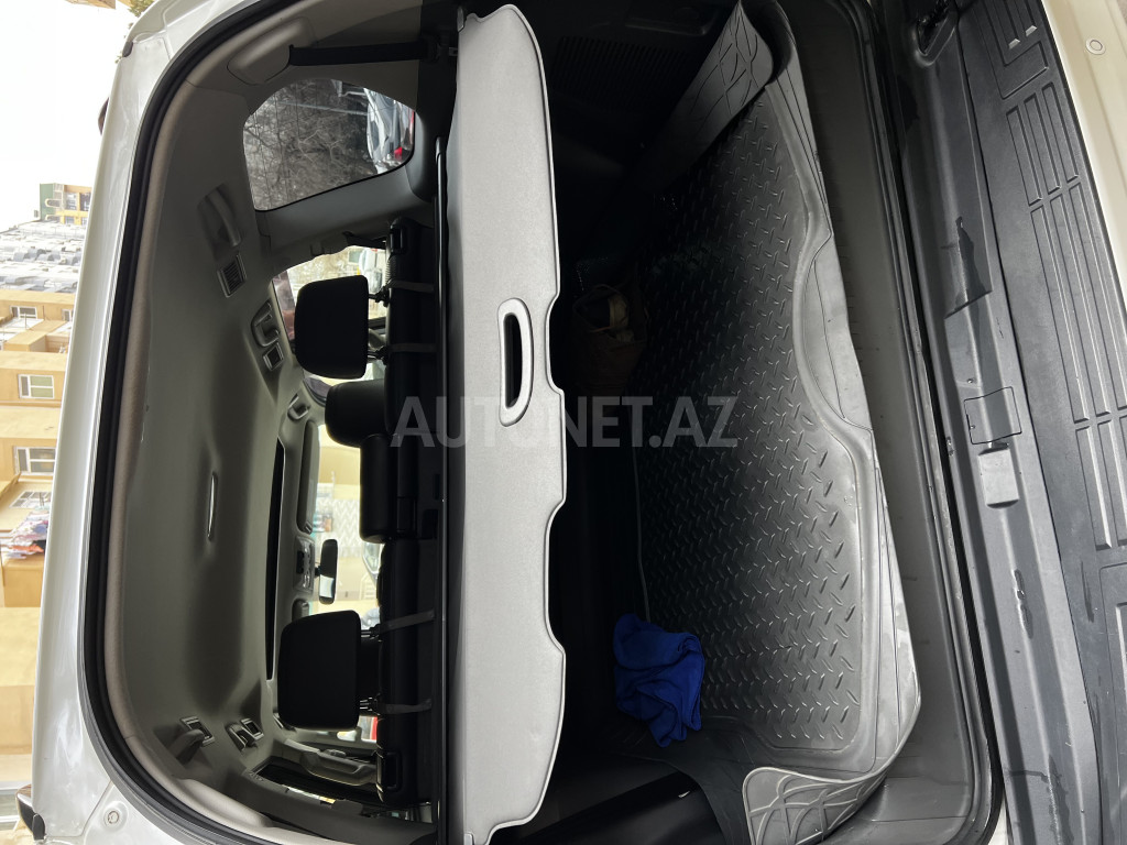 Toyota Land Cruiser Prado 2010