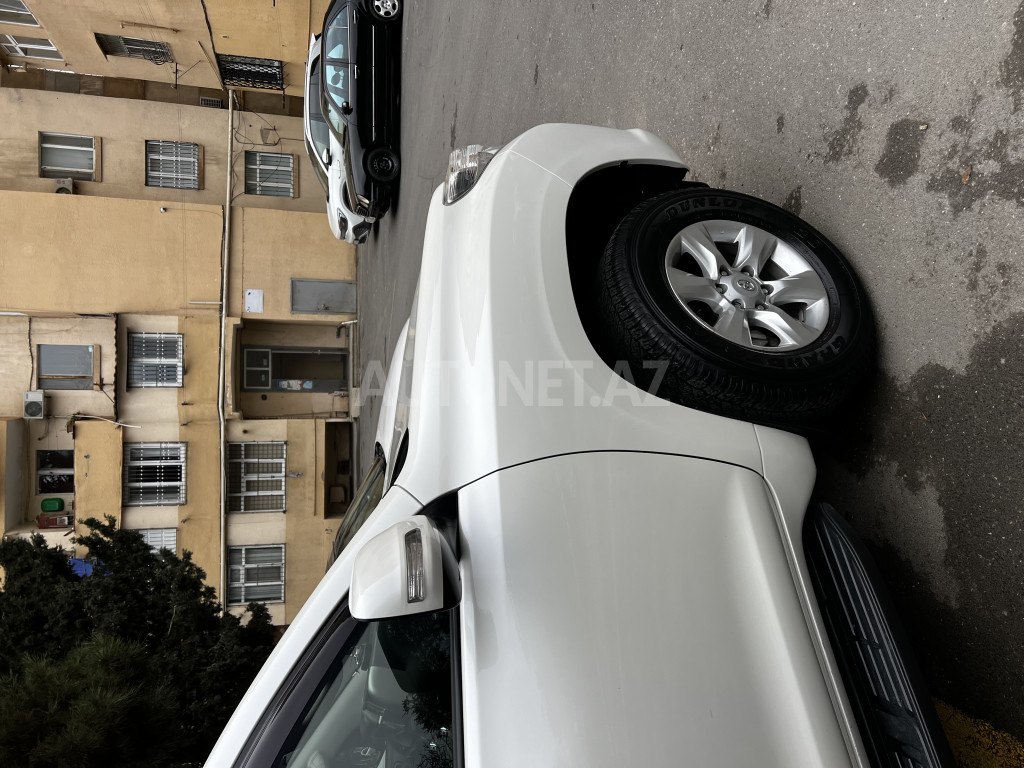 Toyota Land Cruiser Prado 2010