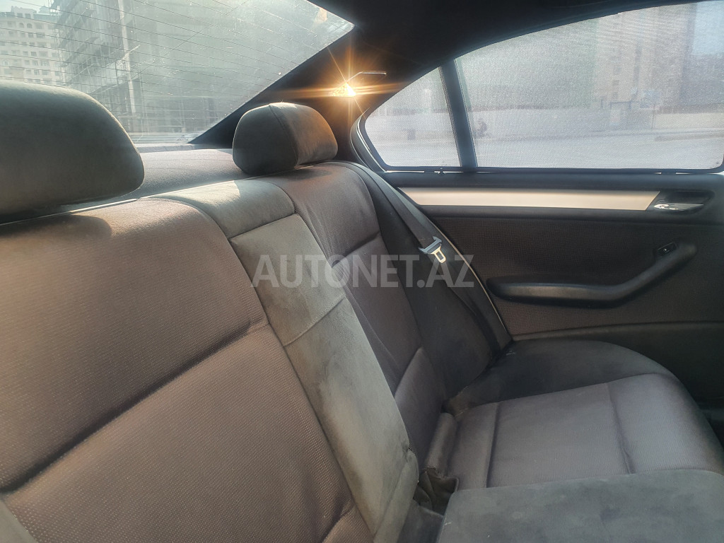 BMW 320 2003