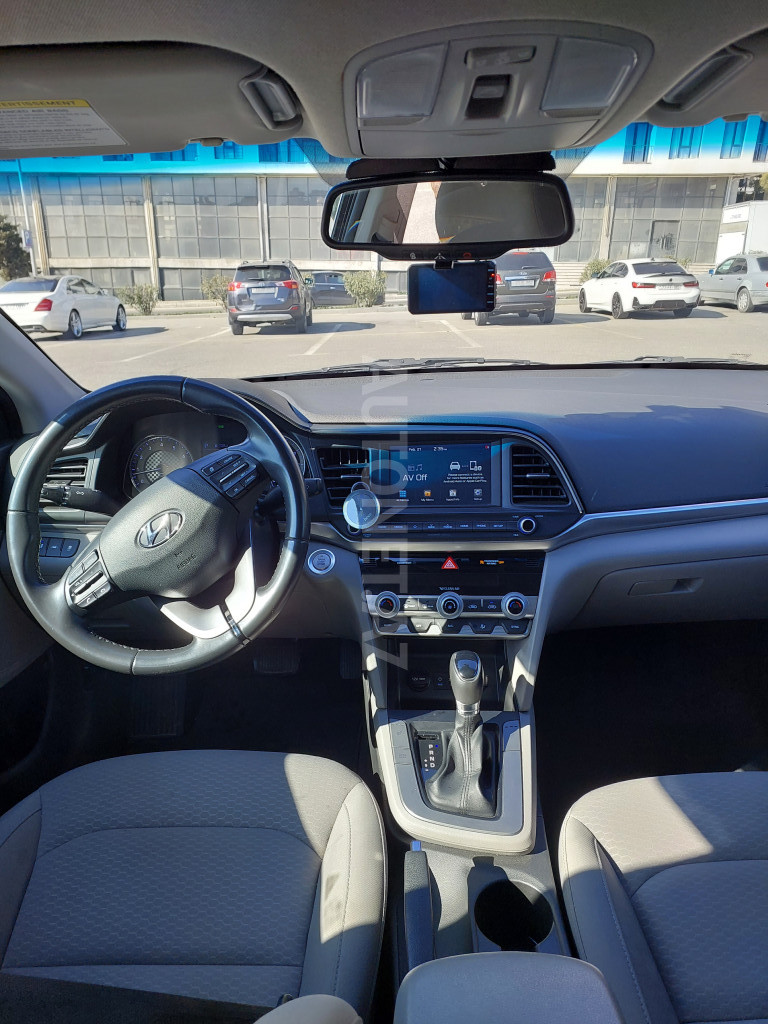 Hyundai Elantra 2020