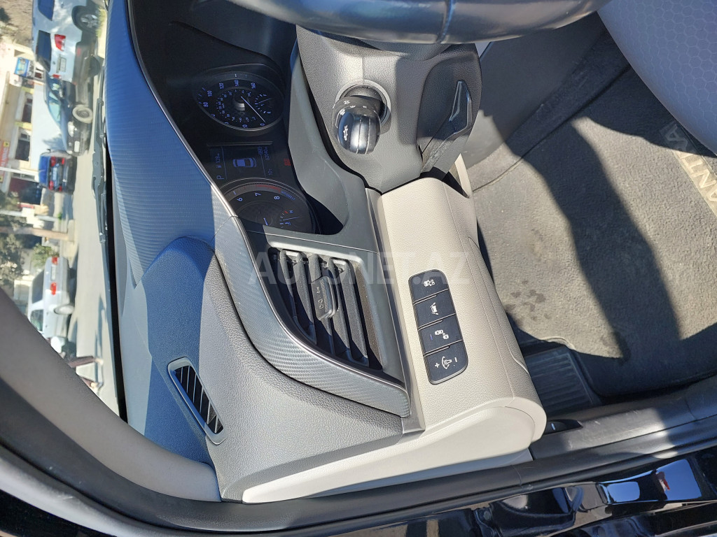 Hyundai Elantra 2020