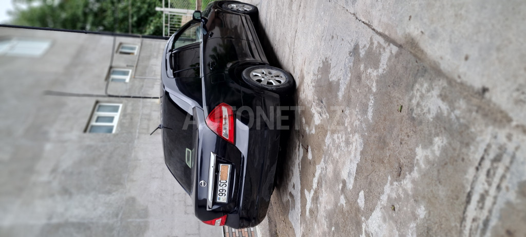 Nissan Tiida 2006
