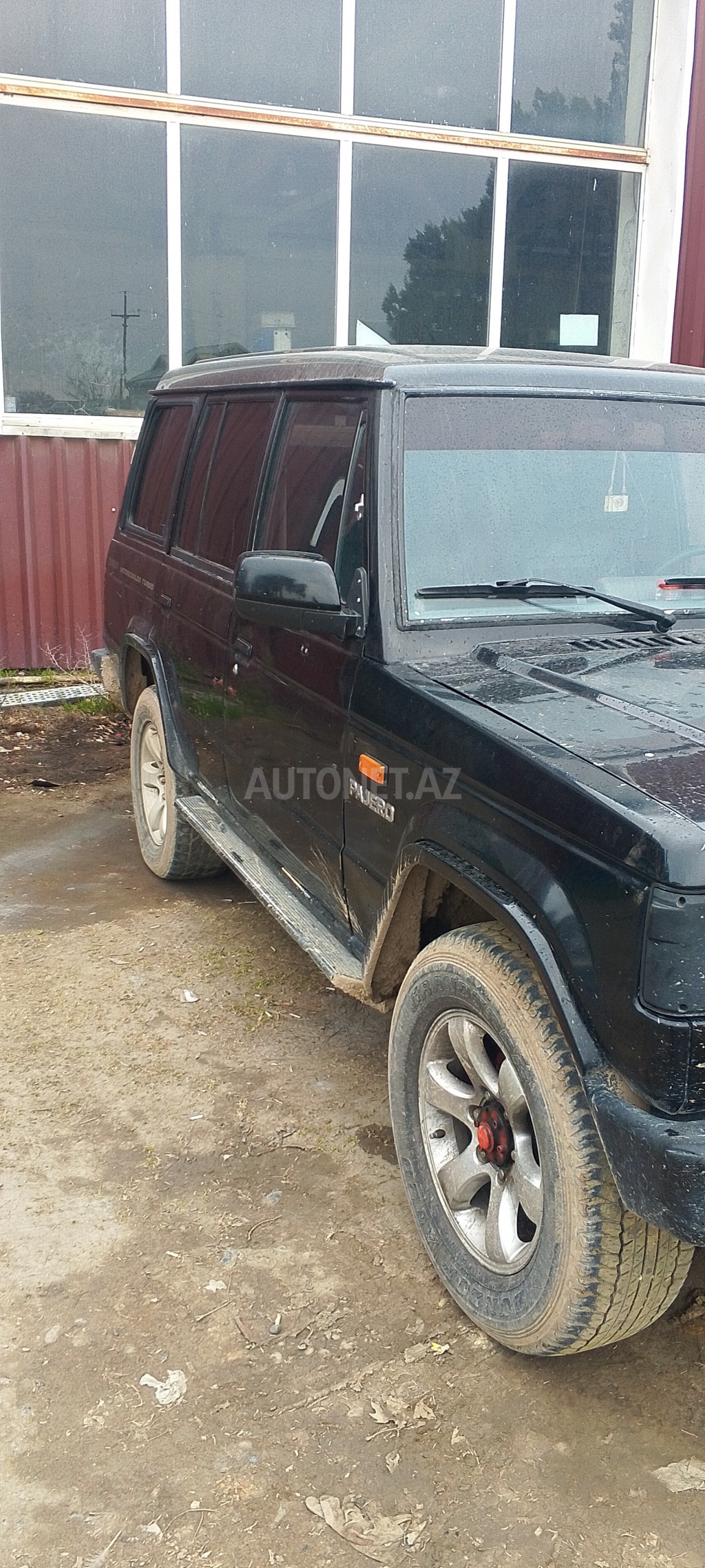 Mitsubishi Pajero 1990
