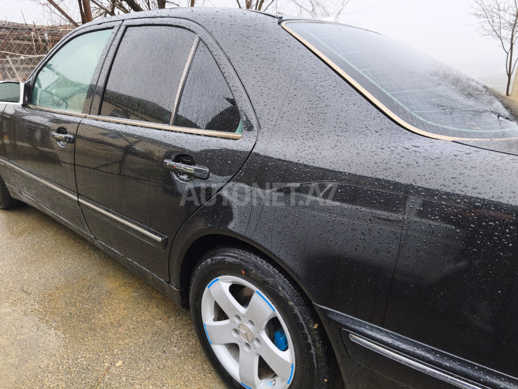 Mercedes E 220 2001