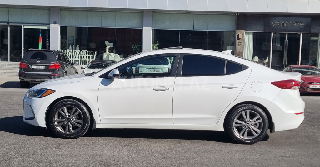 Hyundai Elantra 2017
