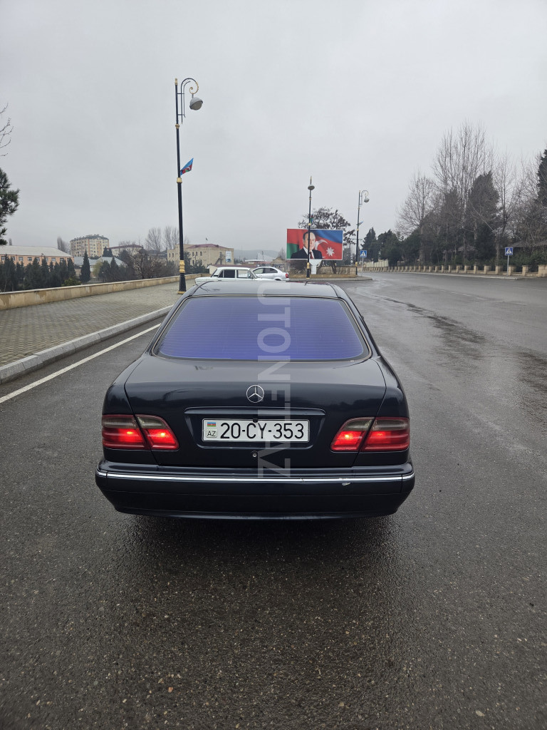 Mercedes E 270 2000