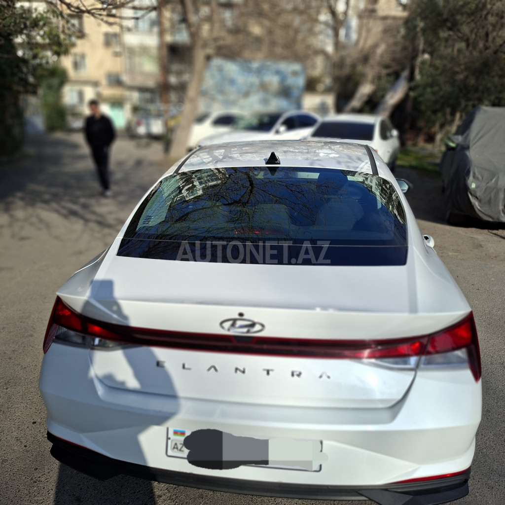 Hyundai Elantra 2021
