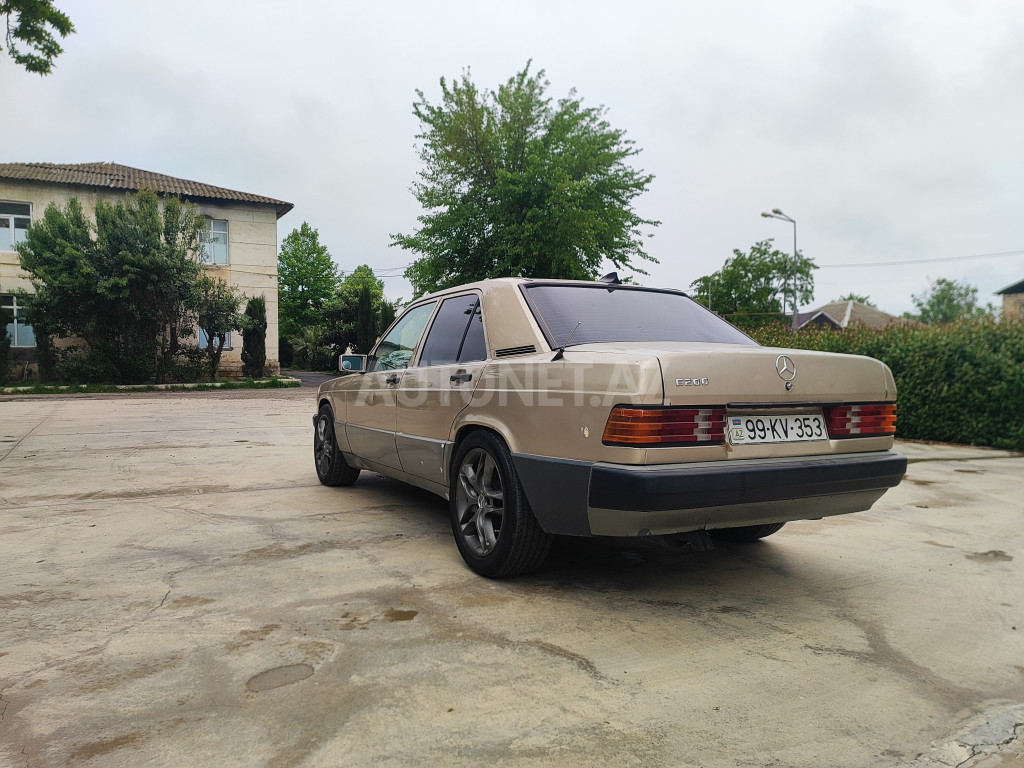 Mercedes 190 1990