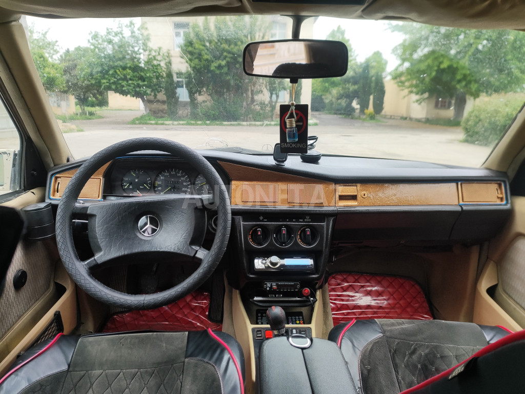 Mercedes 190 1990
