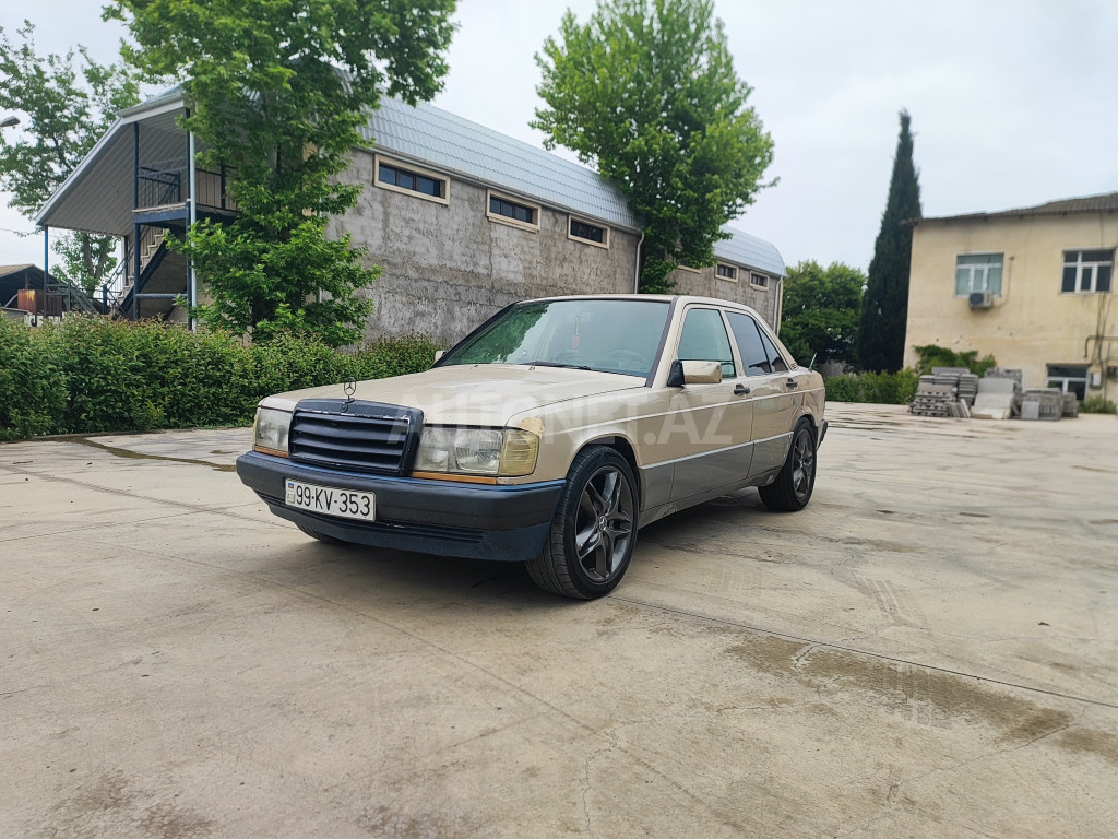Mercedes 190 1990