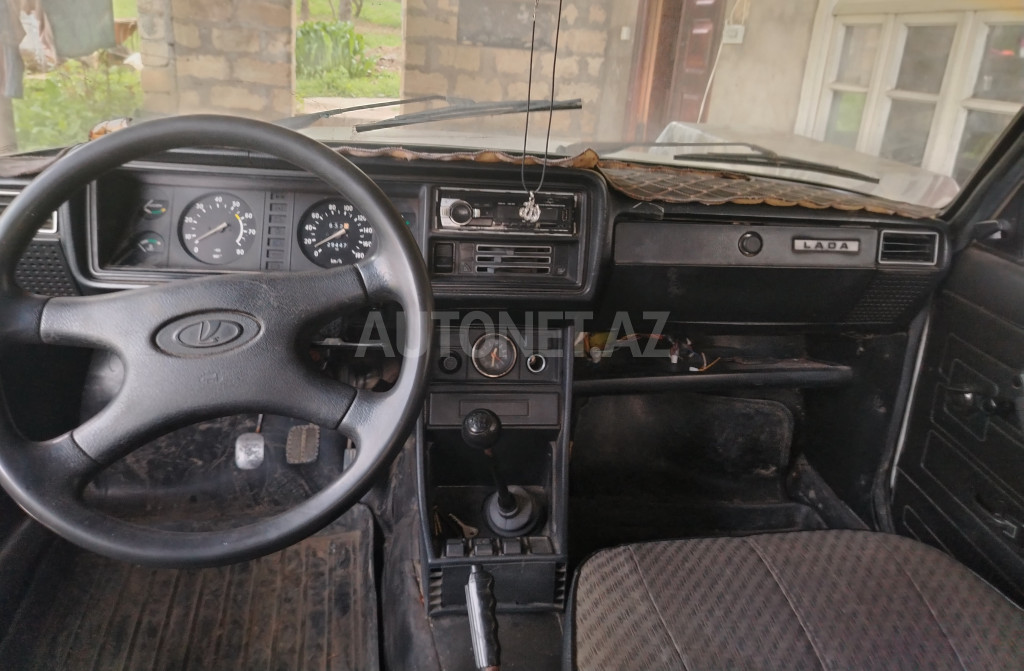 LADA (VAZ) 2107 2001