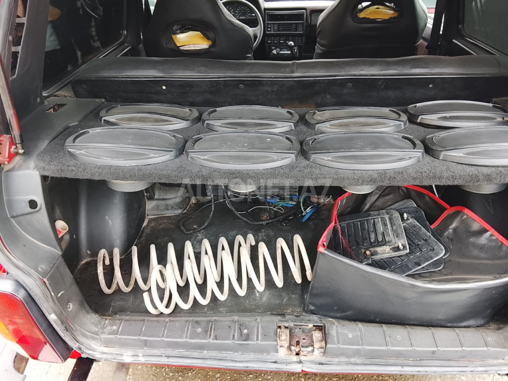 LADA (VAZ) Niva 2006