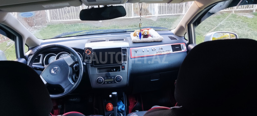 Nissan Tiida 2012