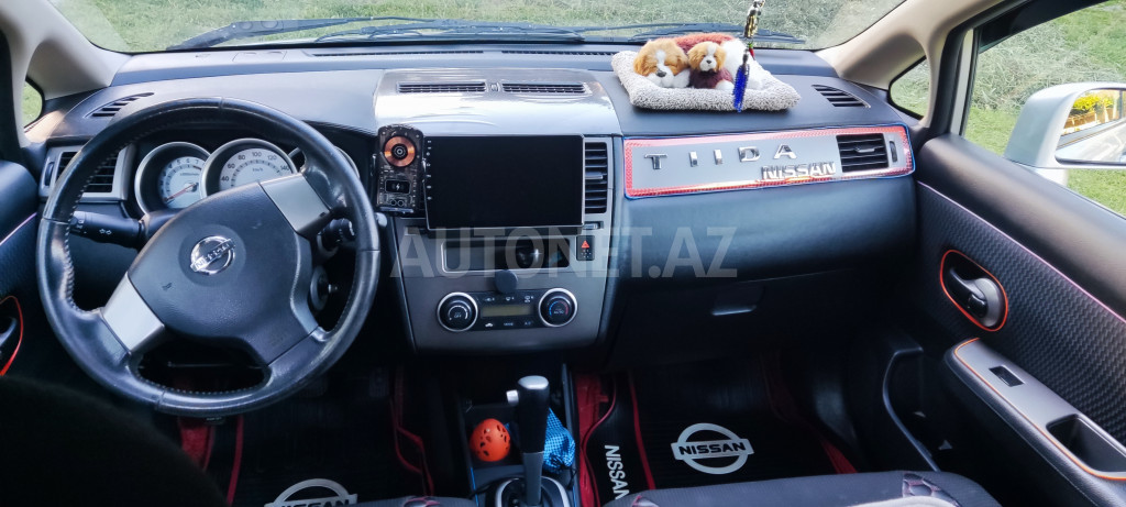 Nissan Tiida 2012