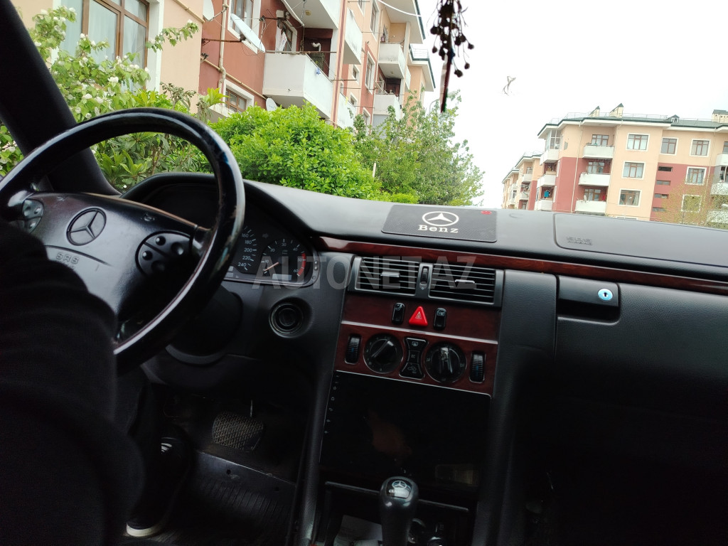 Mercedes E 220 1998