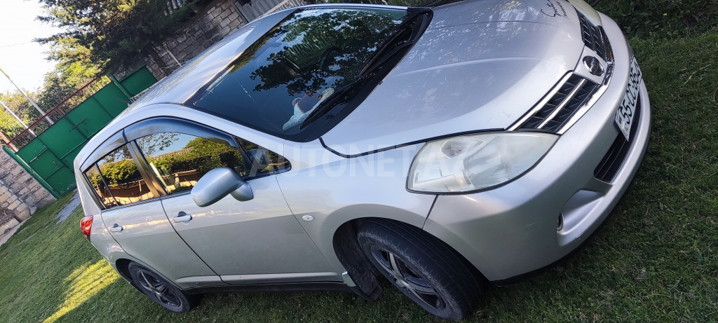 Nissan Tiida 2012