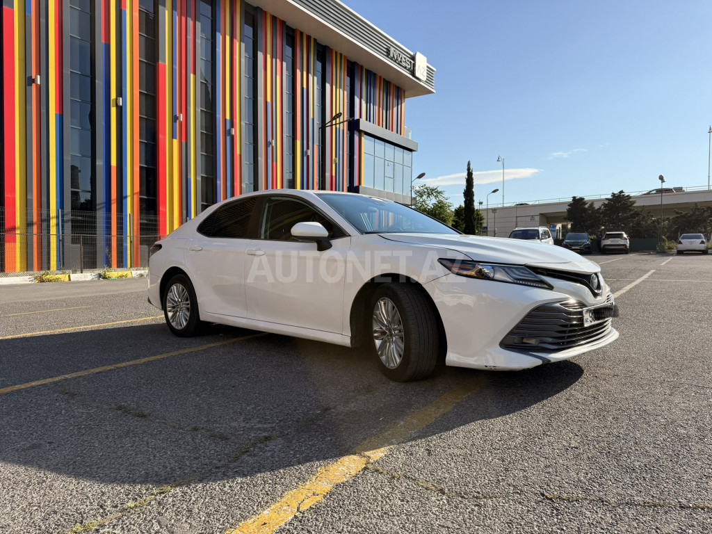 Toyota Camry 2021