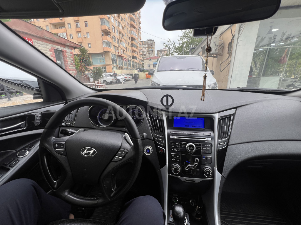 Hyundai Sonata 2010