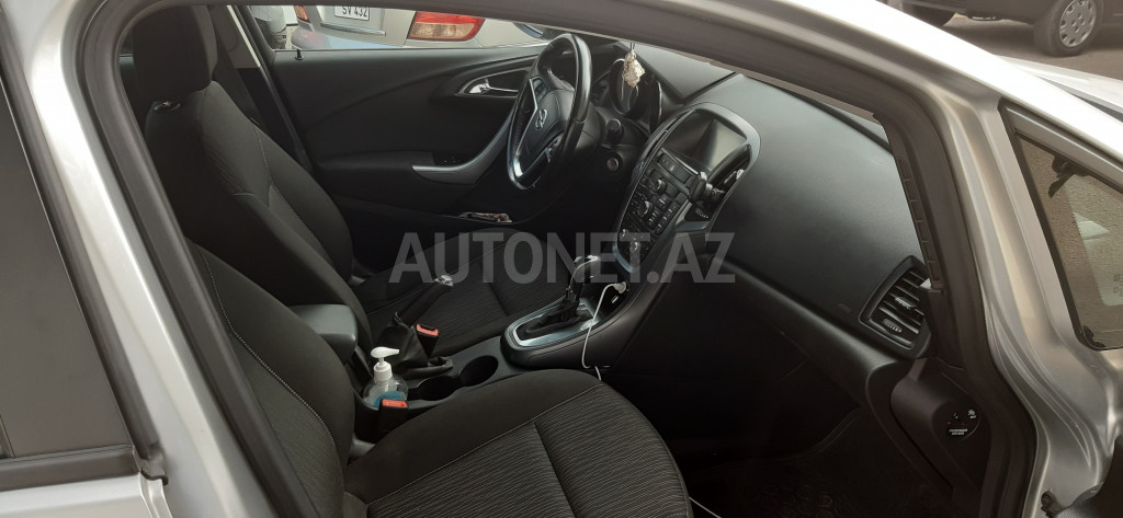 Opel Astra 2015