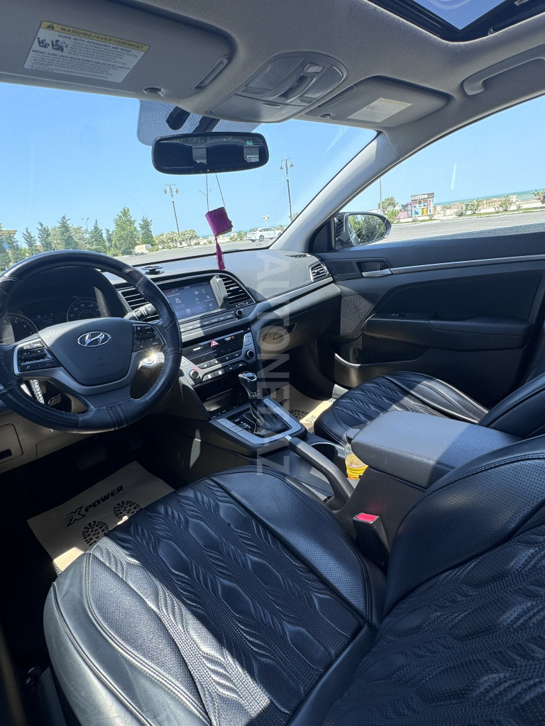 Hyundai Elantra 2018