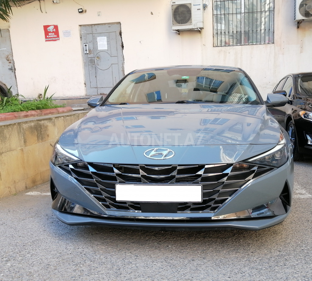 Hyundai Elantra 2022