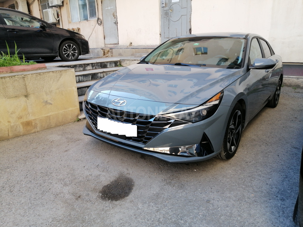 Hyundai Elantra 2022