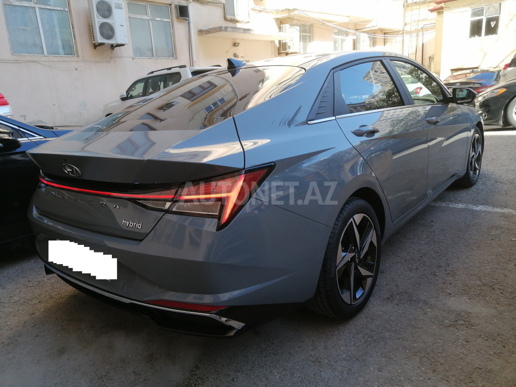 Hyundai Elantra 2022