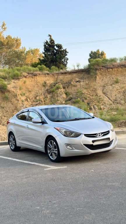 Hyundai Elantra 2013