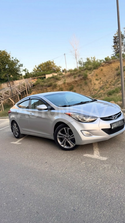 Hyundai Elantra 2013