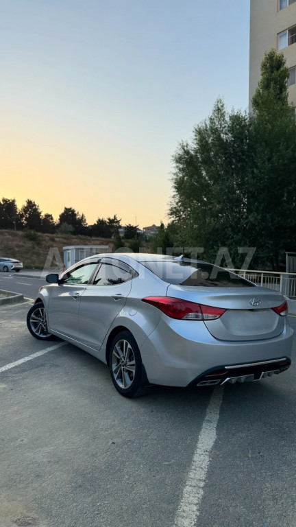 Hyundai Elantra 2013
