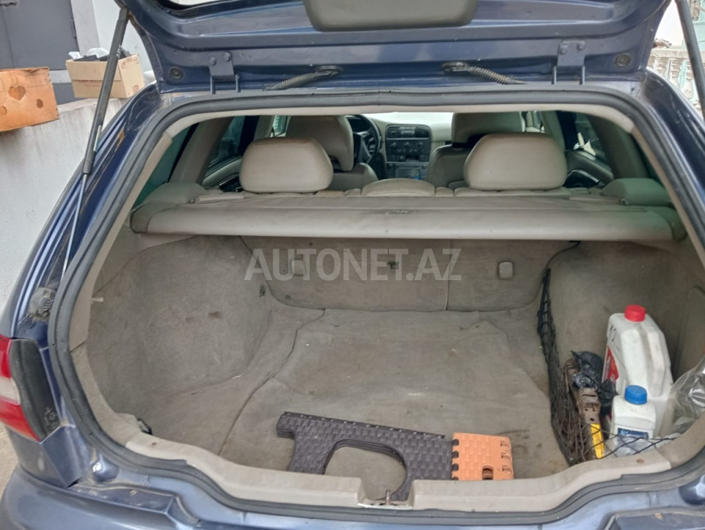 Volvo V40 2002