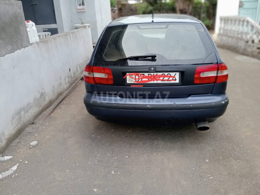 Volvo V40 2002