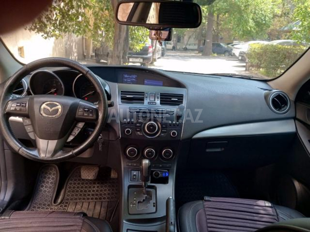 Mazda 3 2012