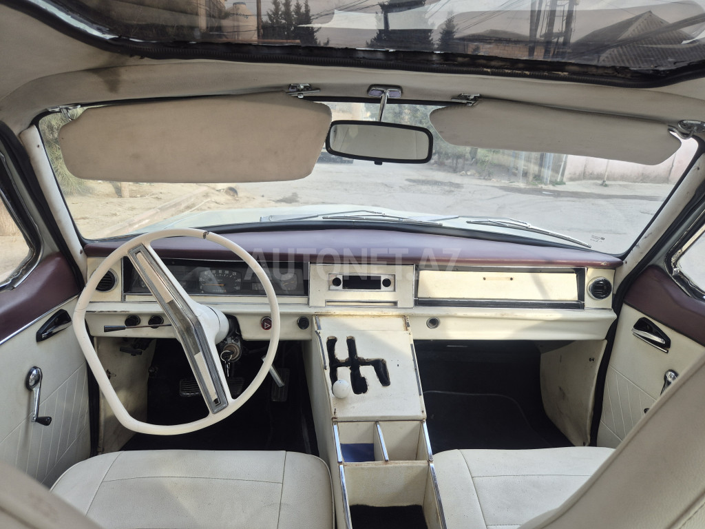 GAZ 24 "Volga" 1980