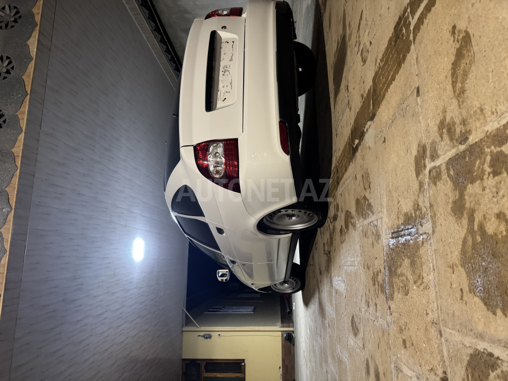 LADA (VAZ) Priora 2013
