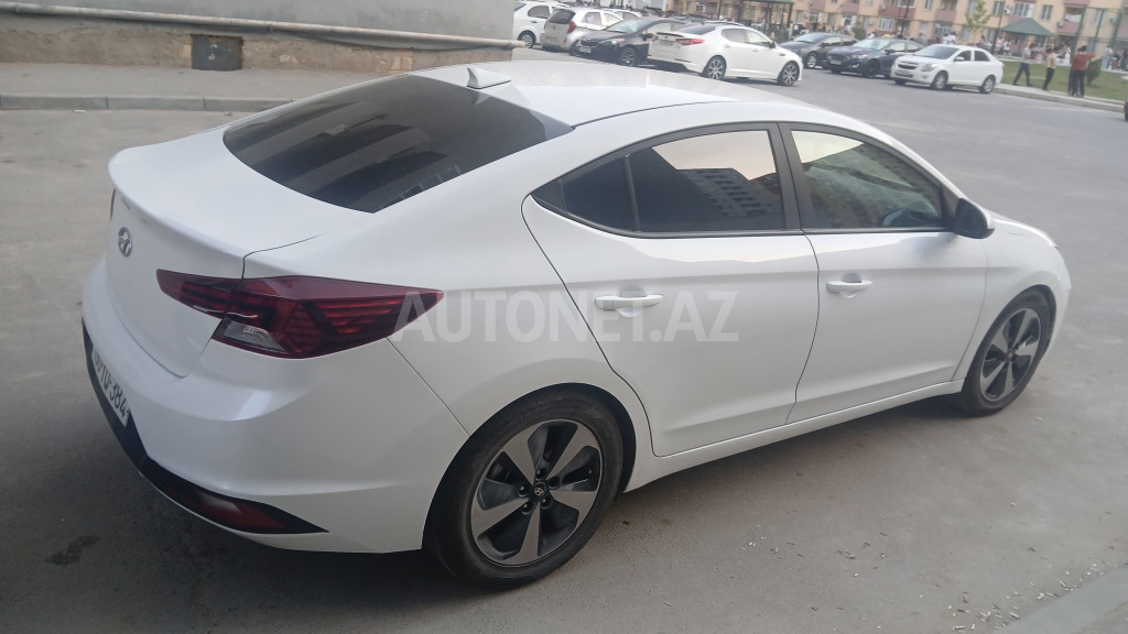 Hyundai Elantra 2019