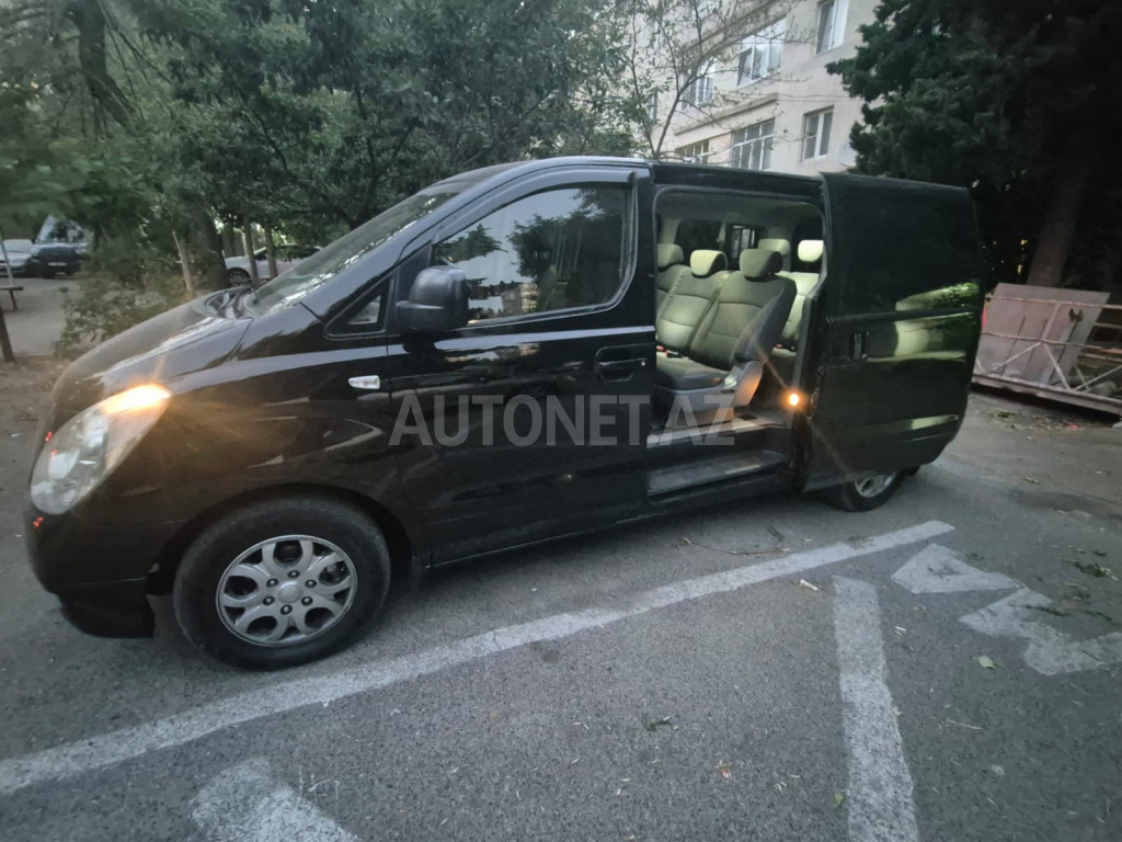 Hyundai H-1 2010