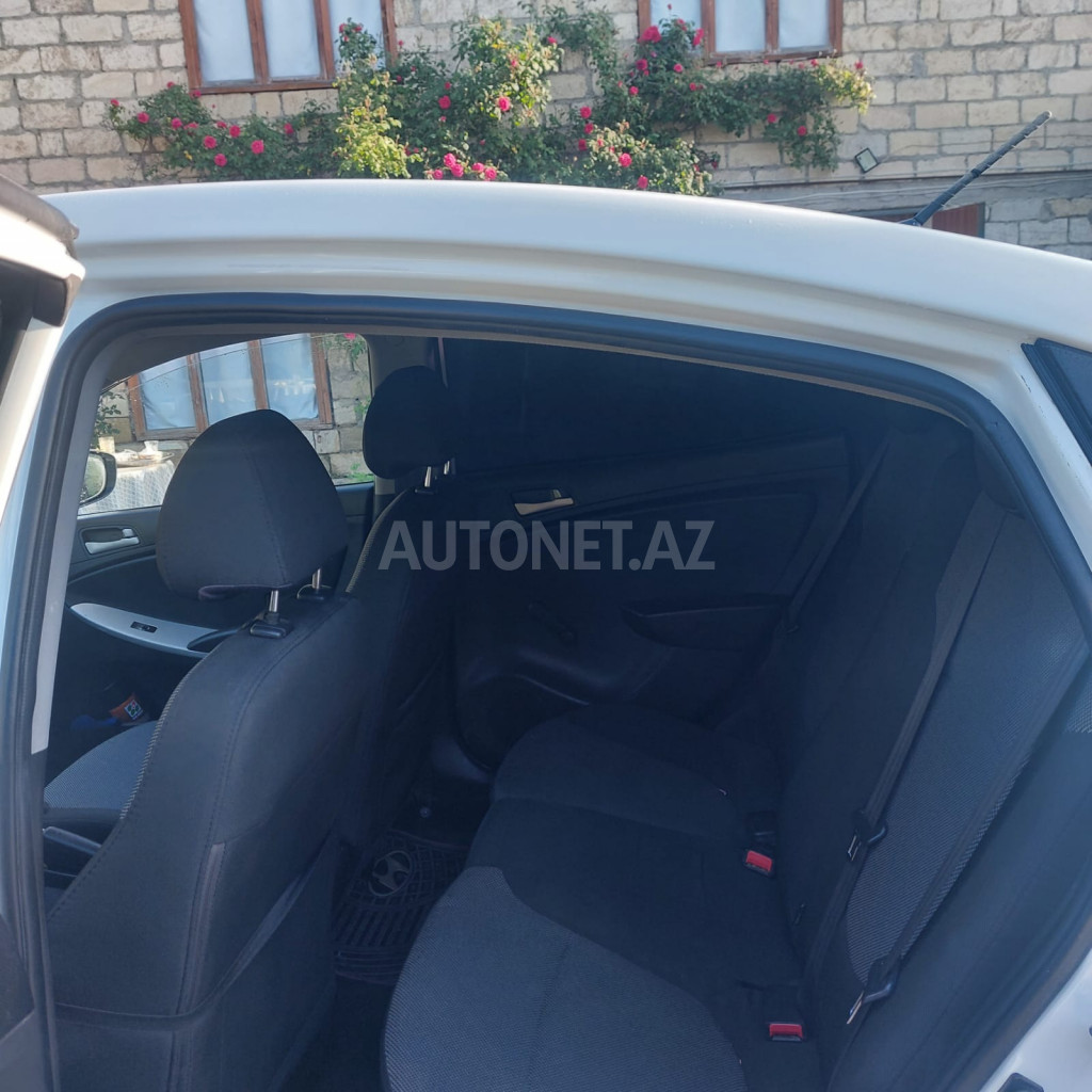 Hyundai Solaris 2013