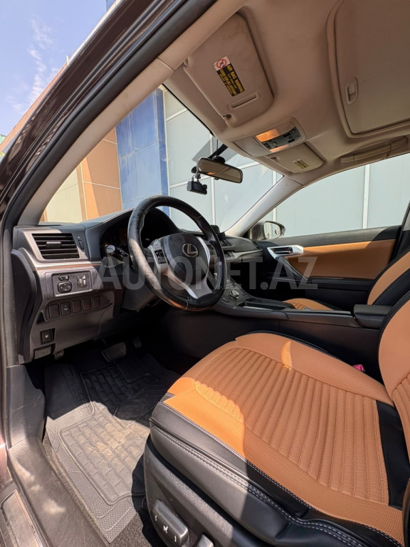 Lexus CT 200h 2012