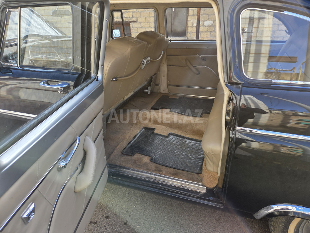 GAZ 13 "Chayka" 1970