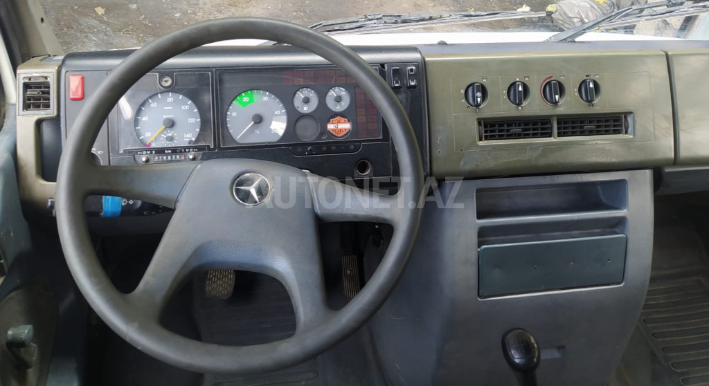 Mercedes 208 D 1998